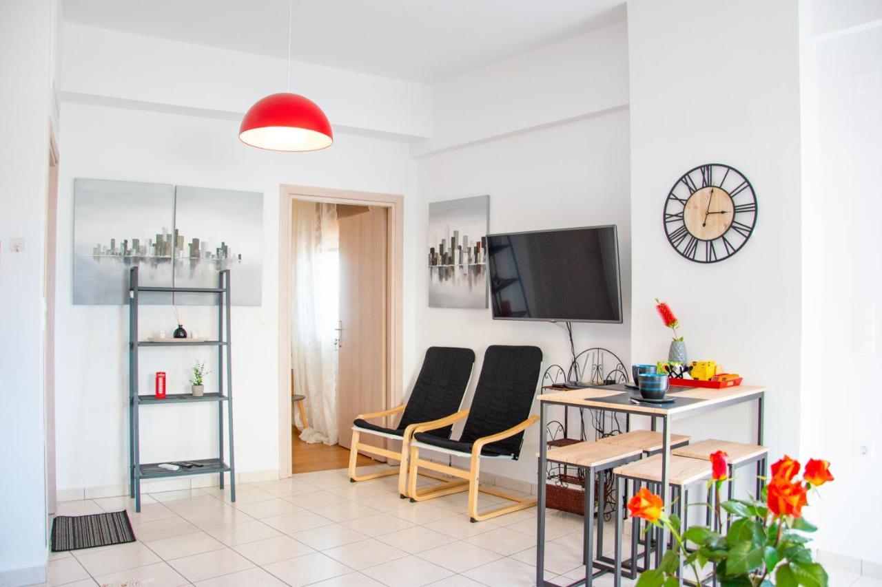 Beautiful, Brand New With Courtyard. Appartement