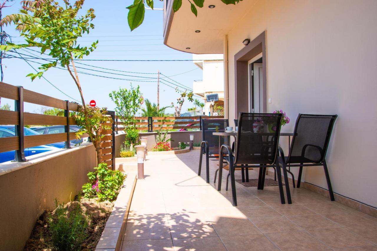 Beautiful, Brand New With Courtyard. *